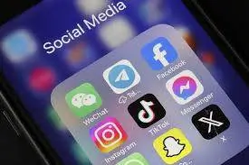 social media slowdowns
