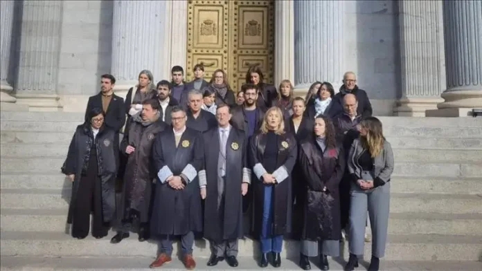 GazaSpanish legal experts call for arms embargo on Israel over Gaza conflict, highlighting human rights violations.